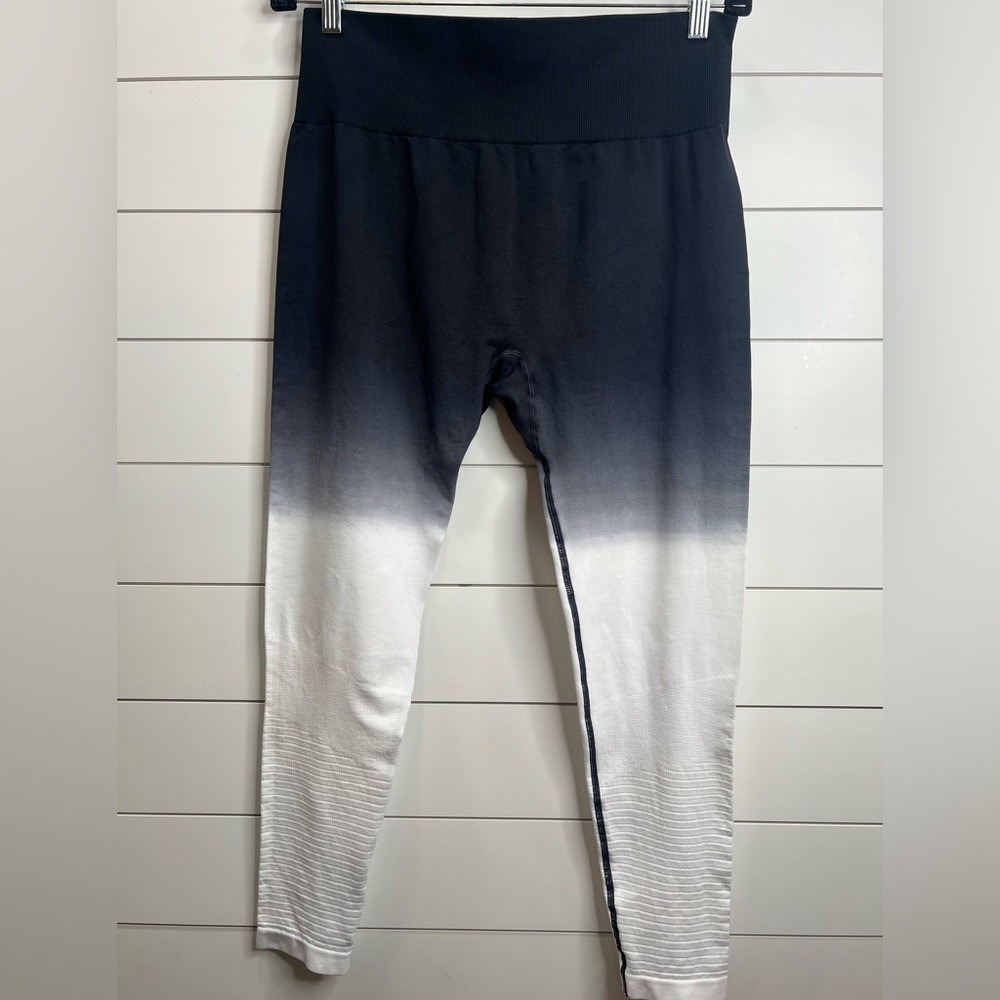 ZYIA‎ Gradient Black and White Women's Leggings. Size XXL. NWOT.